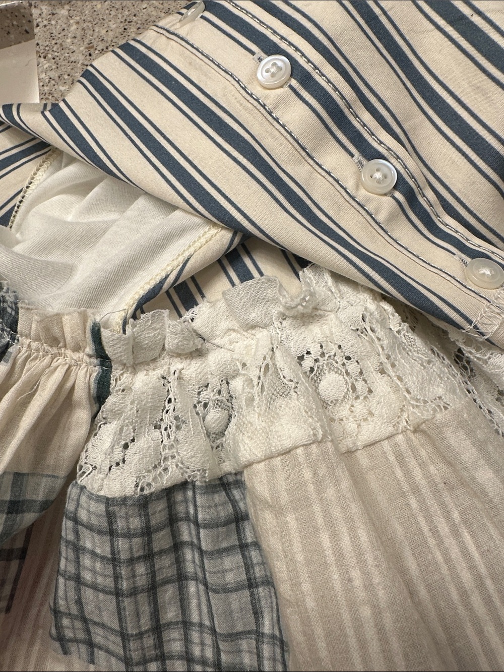 Tunic Boho Ruffle Hem - Picture 10 of 10